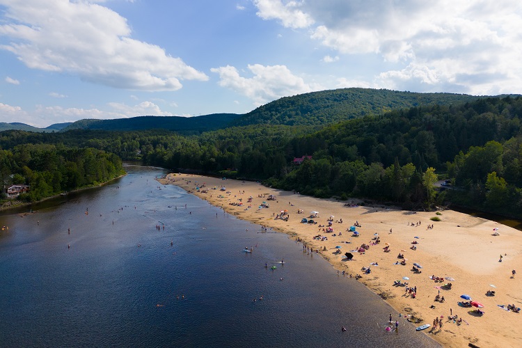 plage Rivière-Rouge